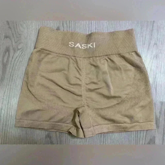 Saski Collection Women's Brown and Tan Shorts Size S - Picture 4 of 4